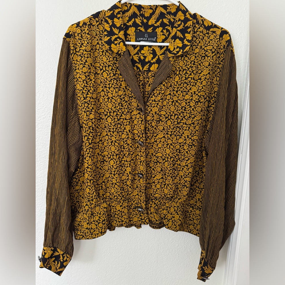 Vintage Carole Little in color black and gold